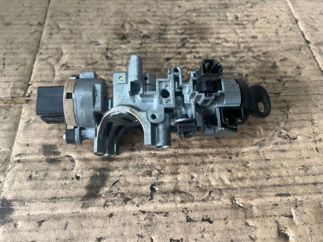 bontott MAZDA PREMACY Gyújtáskapcsoló