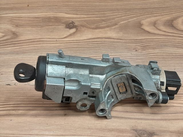 bontott MAZDA PREMACY Gyújtáskapcsoló