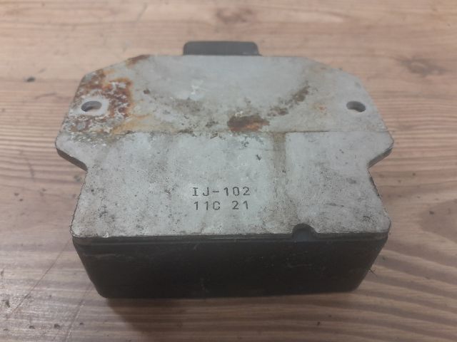 bontott MAZDA PREMACY Üzemanyag Szivattyú Relé