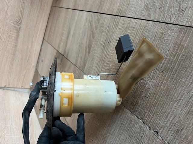 bontott MAZDA PREMACY Üzemanyag Szivattyú