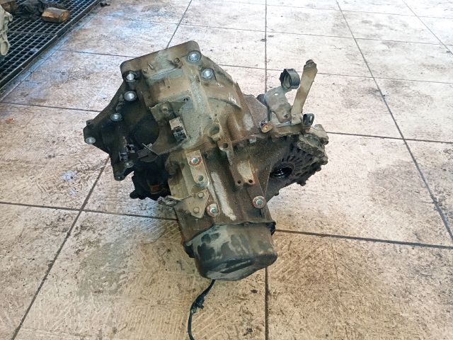 bontott MAZDA PREMACY Váltó (Mechanikus)