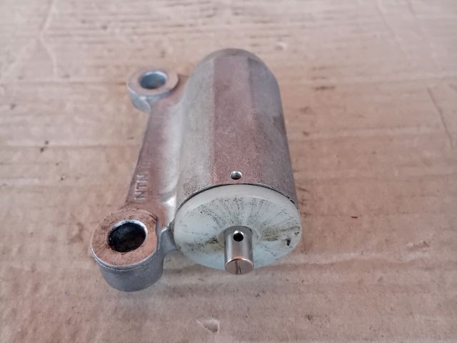 bontott MAZDA PREMACY Vezérlés Lánc / Szíj Feszítő Görgő