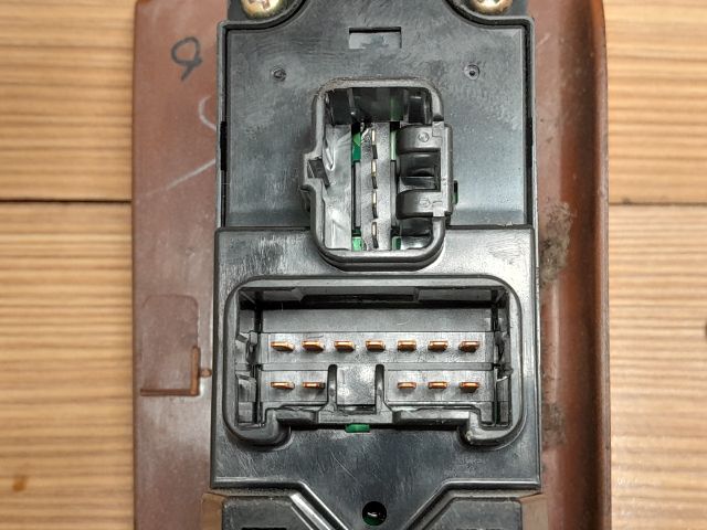 bontott MAZDA PREMACY Ablakemelő és Tükör Kapcsoló