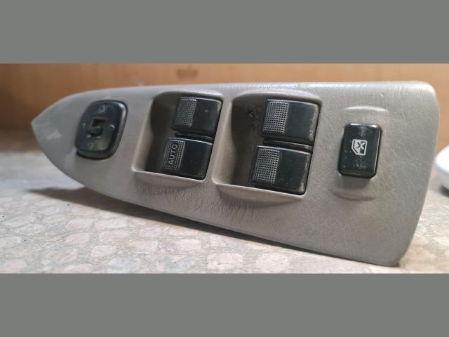 bontott MAZDA PREMACY Ablakemelő Kapcsoló Négyes / Kettes