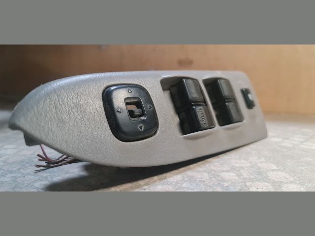 bontott MAZDA PREMACY Ablakemelő Kapcsoló Négyes / Kettes