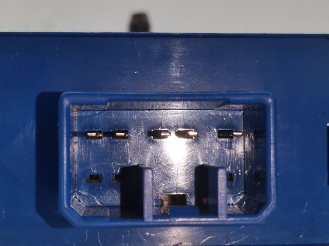 bontott MAZDA PREMACY Ablaktörlő Relé