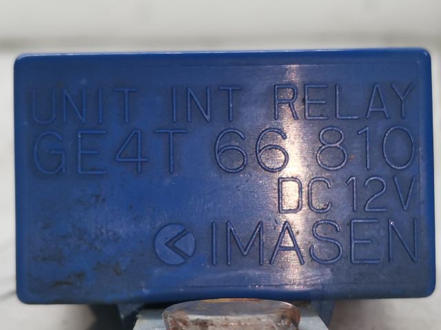 bontott MAZDA PREMACY Ablaktörlő Relé