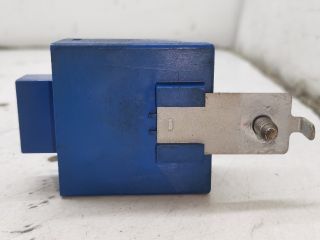 bontott MAZDA PREMACY Ablaktörlő Relé