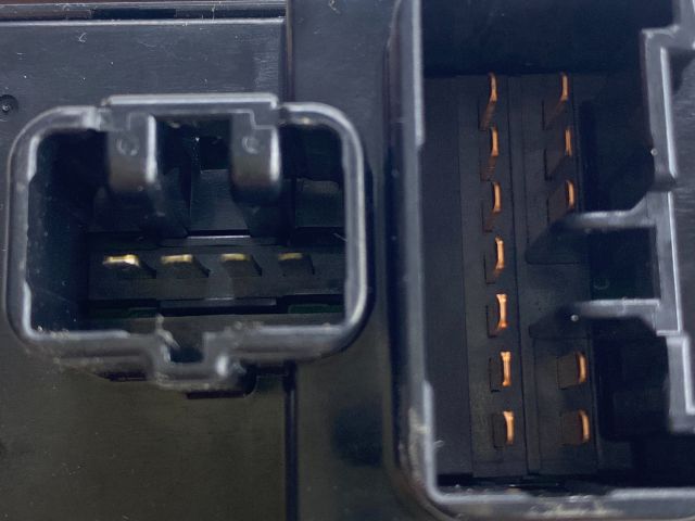 bontott MAZDA PREMACY Bal első Ablakemelő Kapcsoló