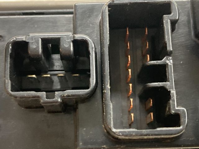 bontott MAZDA PREMACY Bal első Ablakemelő Kapcsoló