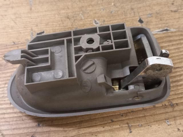 bontott MAZDA PREMACY Bal első Belső Kilincs