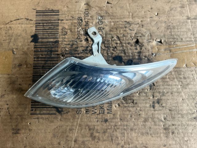 bontott MAZDA PREMACY Bal első Irányjelző