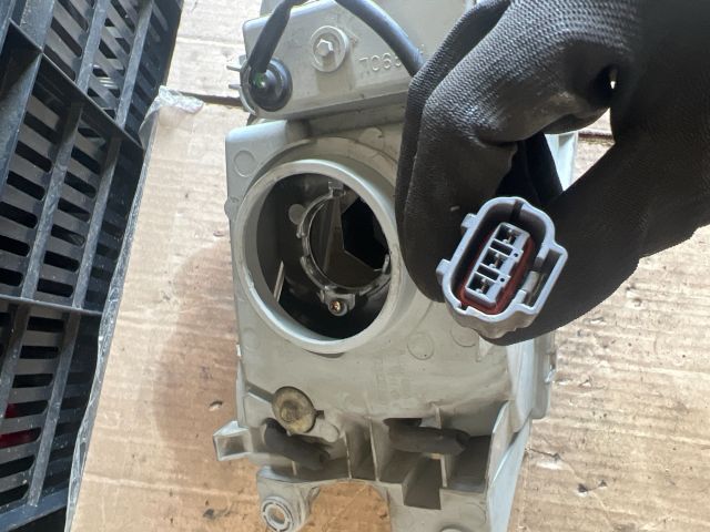 bontott MAZDA PREMACY Bal Fényszóró