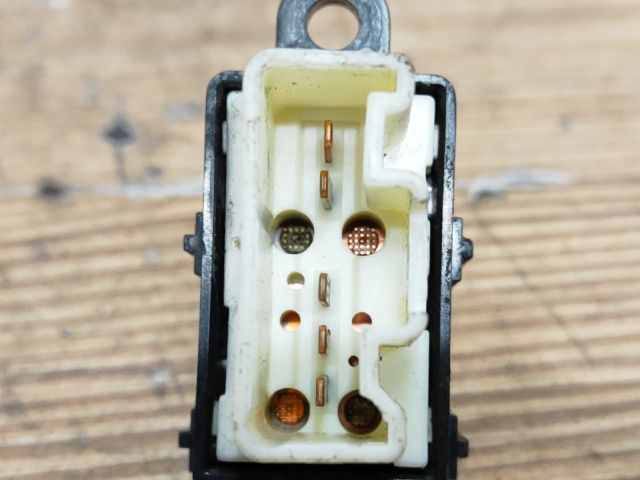 bontott MAZDA PREMACY Bal hátsó Ablakemelő Kapcsoló