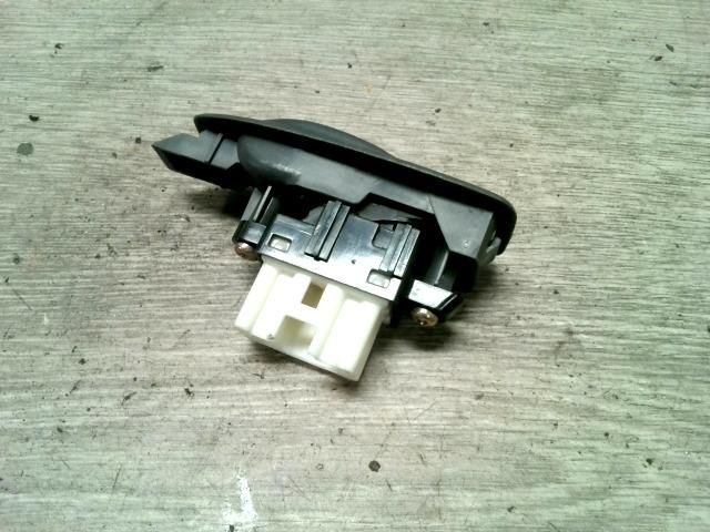 bontott MAZDA PREMACY Bal hátsó Ablakemelő Kapcsoló