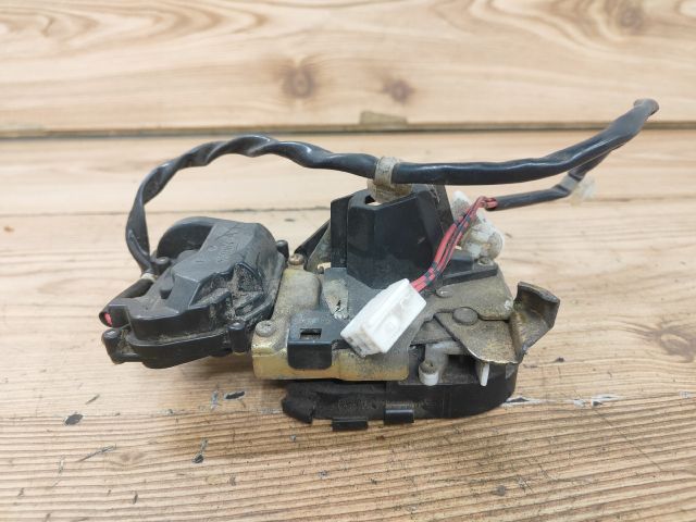 bontott MAZDA PREMACY Bal hátsó Ajtózár