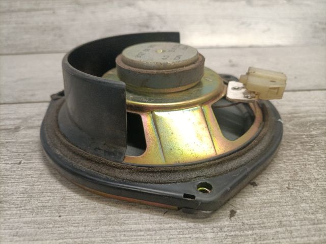 bontott MAZDA PREMACY Bal hátsó Hangszóró