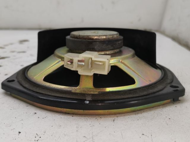 bontott MAZDA PREMACY Bal hátsó Hangszóró