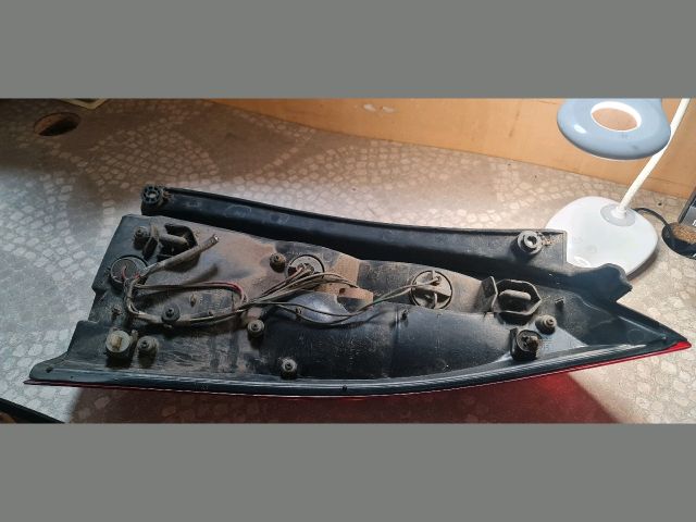 bontott MAZDA PREMACY Bal Hátsó Lámpa