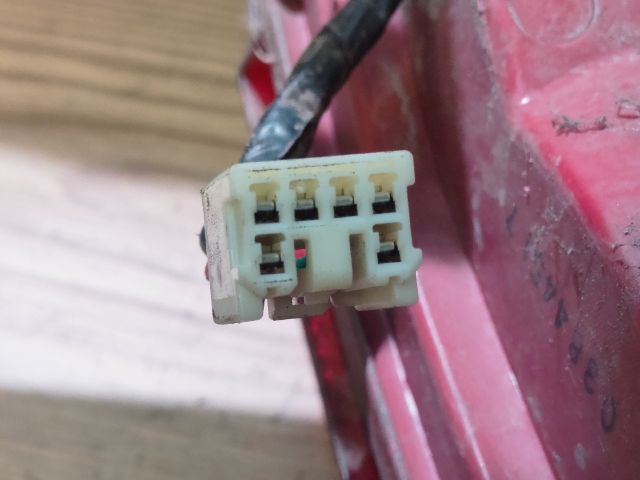 bontott MAZDA PREMACY Bal Hátsó Lámpa