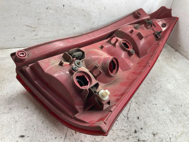 bontott MAZDA PREMACY Bal Hátsó Lámpa