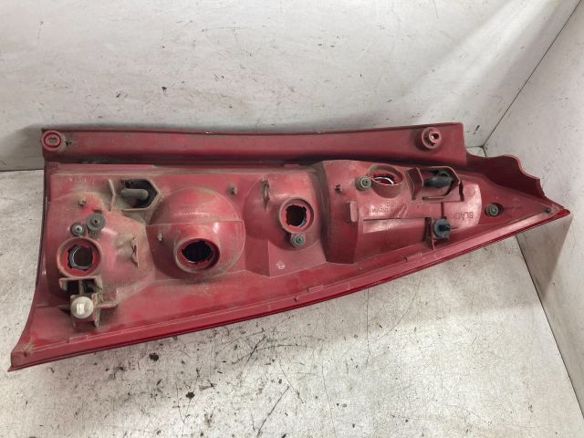 bontott MAZDA PREMACY Bal Hátsó Lámpa