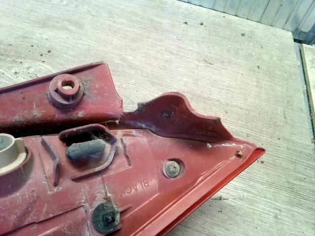 bontott MAZDA PREMACY Bal Hátsó Lámpa