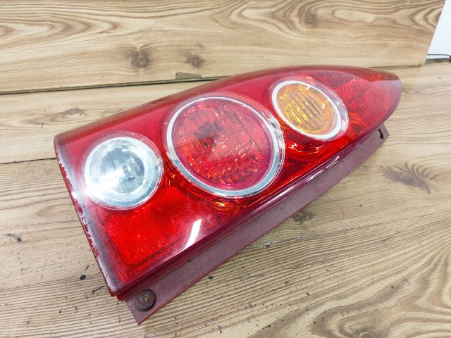 bontott MAZDA PREMACY Bal Hátsó Lámpa