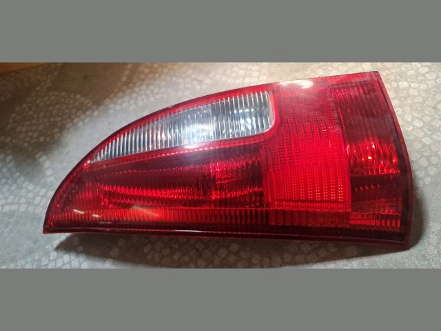 bontott MAZDA PREMACY Bal Hátsó Lámpa