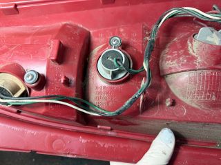 bontott MAZDA PREMACY Bal Hátsó Lámpa