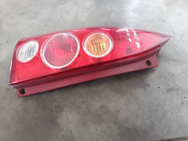 bontott MAZDA PREMACY Bal Hátsó Lámpa