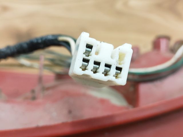 bontott MAZDA PREMACY Bal Hátsó Lámpa