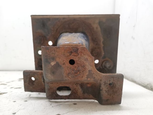 bontott MAZDA PREMACY Bal Lökhárító Tartó Nyúlványvég