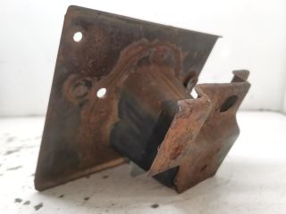 bontott MAZDA PREMACY Bal Lökhárító Tartó Nyúlványvég