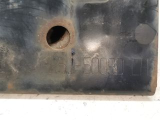 bontott MAZDA PREMACY Bal Lökhárító Tartó Nyúlványvég