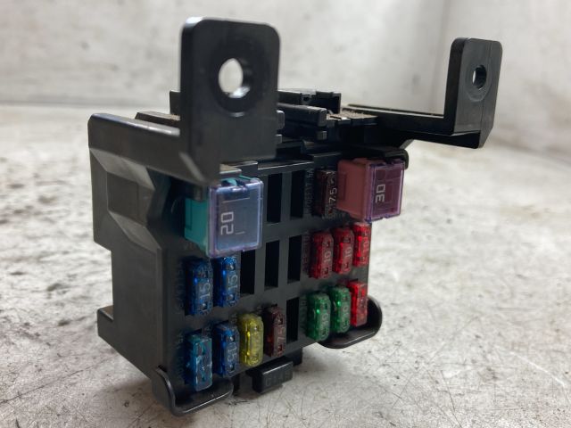 bontott MAZDA PREMACY Biztosítéktábla Doboz