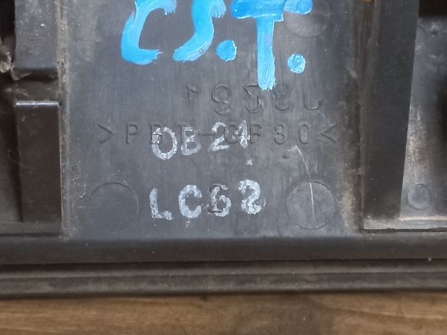 bontott MAZDA PREMACY Csomagtér Nyitó Kar / Gomb