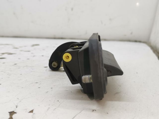 bontott MAZDA PREMACY Csomagtérajtó Kilincs