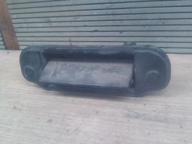 bontott MAZDA PREMACY Csomagtérajtó Kilincs