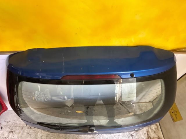 bontott MAZDA PREMACY Csomagtérajtó (Részeivel)