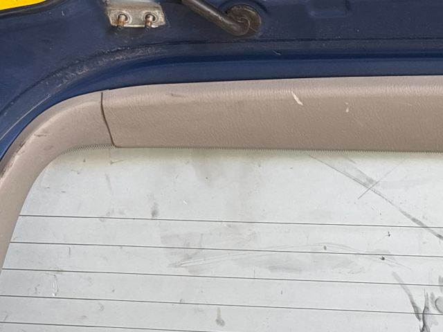 bontott MAZDA PREMACY Csomagtérajtó (Részeivel)