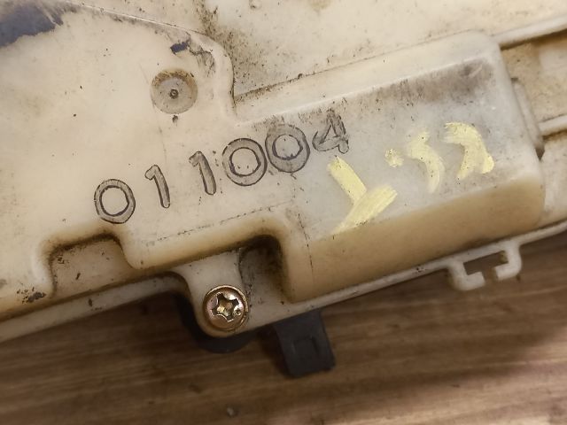 bontott MAZDA PREMACY Csomagtérajtó Zárszerkezet