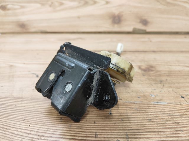 bontott MAZDA PREMACY Csomagtérajtó Zárszerkezet