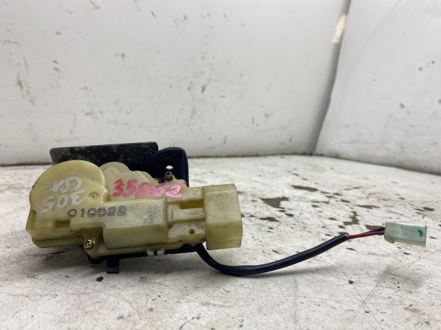 bontott MAZDA PREMACY Csomagtérajtó Zárszerkezet