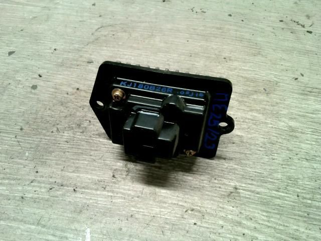 bontott MAZDA PREMACY Előtét Ellenállás Fűtőmotor