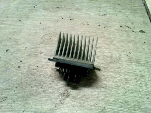 bontott MAZDA PREMACY Előtét Ellenállás Fűtőmotor