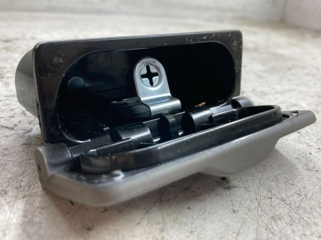 bontott MAZDA PREMACY Első Hamutartó