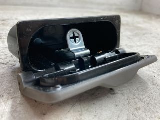 bontott MAZDA PREMACY Első Hamutartó