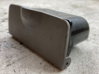 bontott MAZDA PREMACY Első Hamutartó