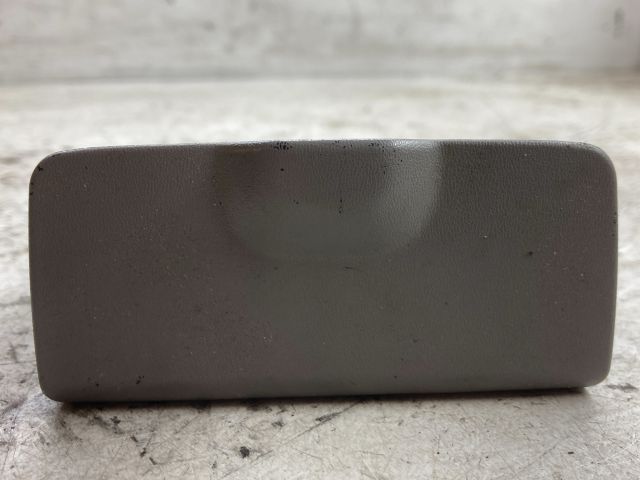 bontott MAZDA PREMACY Első Hamutartó